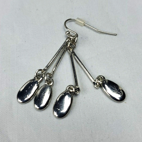 Bijou drive silver dangle earrings - Picture 2 of 2